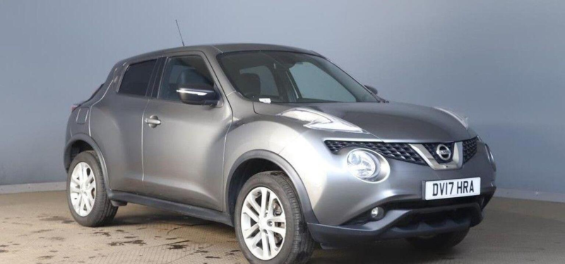 2017 Nissan Juke 1.6 N-Connecta Xtron Euro 6 5dr in Grey — image 1