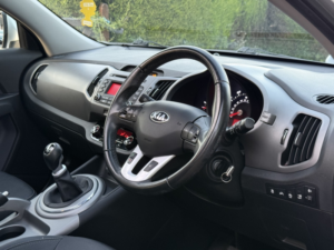 2015 Kia Sportage 1.7 Crdi Ecodynamics 2 in Silver — image 3