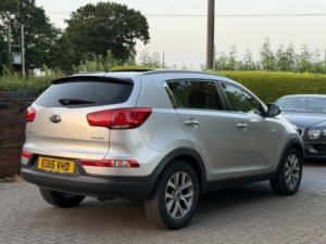 2015 Kia Sportage 1.7 Crdi Ecodynamics 2 in Silver — image 6