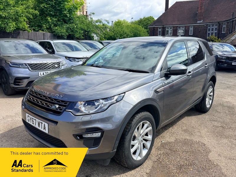 2017 Land Rover Discovery Sport Td4 Se Tech in Grey — image 1