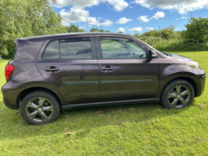 2012 Toyota Urban Cruiser 1.4 D-4d in Purple — image 1