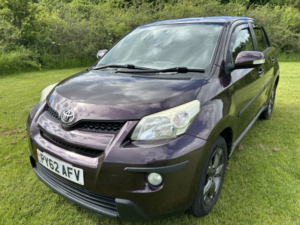 2012 Toyota Urban Cruiser 1.4 D-4d in Purple — image 4