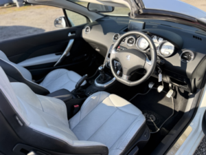 2014 Peugeot 308 Cc 2.0 Hdi Roland Garros in White — image 4