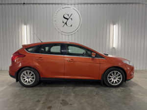 2011 Ford Focus 1.6 Titanium in Red — image 2