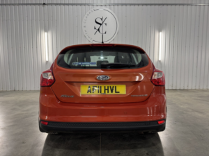 2011 Ford Focus 1.6 Titanium in Red — image 3