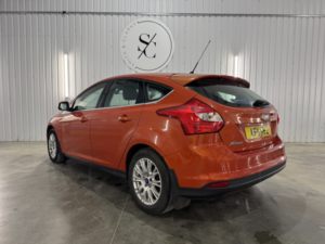 2011 Ford Focus 1.6 Titanium in Red — image 4
