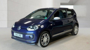 2016 Volkswagen Up! 1.0 Club Up! Euro 6 3dr in Blue — image 3