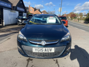 2015 Vauxhall Astra 1.6 Design Cdti Ecoflex Ss Tourer Estate**£20 Road Tax** in Green — image 3