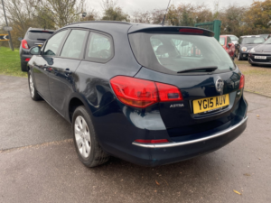 2015 Vauxhall Astra 1.6 Design Cdti Ecoflex Ss Tourer Estate**£20 Road Tax** in Green — image 6