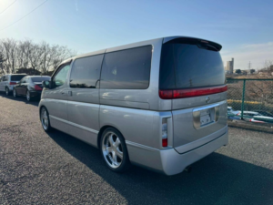 2002 Nissan Elgrand 3.5 Highway Star 4WD 5dr 8 Seats in Silver — image 3