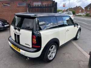 2009 MINI Clubman 1.6 Cooper D Clubman in White — image 6