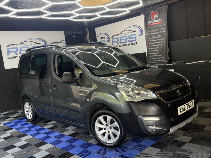 2018 Peugeot Partner Tepee 1.6 Bluehdi Outdoor in Grey — image 1