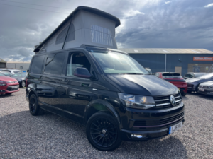 2016 Volkswagen Transporter 2.0 Tdi T28 Bluemotion Tech Highline in Black — image 3