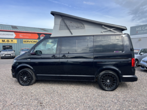 2016 Volkswagen Transporter 2.0 Tdi T28 Bluemotion Tech Highline in Black — image 6