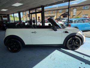 2014 MINI Convertible 1.6 One Euro 6 2dr in White — image 5