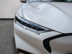 2021 Ford Mustang Mach-E Extended Range 91kwh 5dr in White — image 3