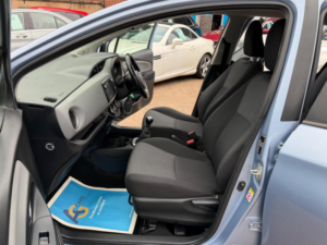 2015 Toyota Yaris 1.33 Dual Vvt-I Icon Euro 5 5dr Euro 5 in Blue — image 4