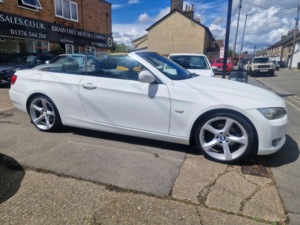 2010 BMW 3 Series 2.0 320i Se Highline Convertible 2dr Petrol Steptronic Euro 5 (170 Ps) in White — image 2