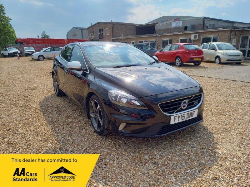 2015 Volvo V40 1.6 D2 R-Design Euro 5 (s/s) 5dr in Black — image 1