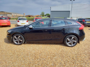 2015 Volvo V40 1.6 D2 R-Design Euro 5 (s/s) 5dr in Black — image 4
