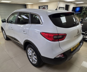 2016 Renault Kadjar 1.2 Tce Dynamique Nav SUV 5dr Petrol Manual Euro 6 (s/s) (130 Ps) in Multicolour — image 3