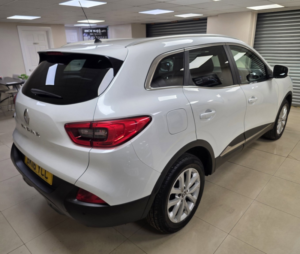 2016 Renault Kadjar 1.2 Tce Dynamique Nav SUV 5dr Petrol Manual Euro 6 (s/s) (130 Ps) in Multicolour — image 4