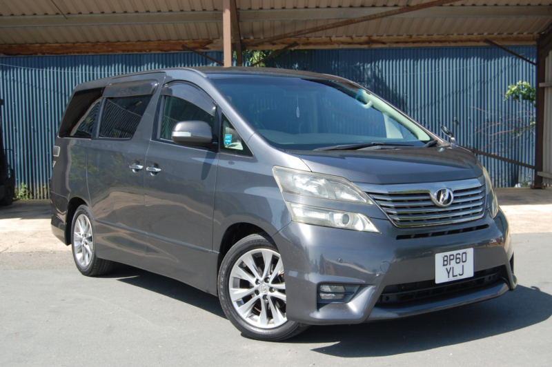 2010 Toyota Vellfire Platinum Selection in Grey — image 1