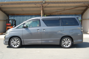 2010 Toyota Vellfire Platinum Selection in Grey — image 4