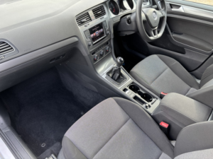 2016 Volkswagen Golf 1.6 Tdi Bluemotion Tech S in Silver — image 2
