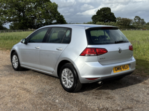 2016 Volkswagen Golf 1.6 Tdi Bluemotion Tech S in Silver — image 3