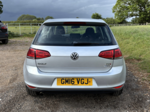 2016 Volkswagen Golf 1.6 Tdi Bluemotion Tech S in Silver — image 6