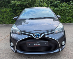 2016 Toyota Yaris 1.5 Vvt-H Icon E-CVT Euro 6 5dr in Grey — image 2