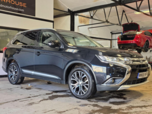 2018 Mitsubishi Outlander 2.2 Di-D Juro 4WD Euro 6 (s/s) 5dr in Black — image 3