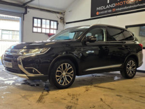 2018 Mitsubishi Outlander 2.2 Di-D Juro 4WD Euro 6 (s/s) 5dr in Black — image 5