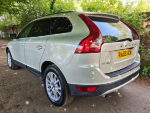2010 Volvo Xc60 3.0 T6 Se Lux Geartronic AWD Euro 5 5dr in Grey — image 3