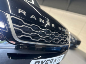 2019 Land Rover Range Rover Evoque 2.0 D180 R-Dynamic S in Black — image 3