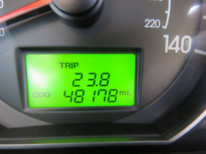2011 Hyundai I800 2.5 Crdi Style Euro 4 5dr in White — image 2