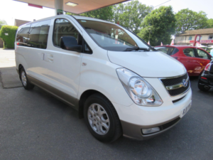 2011 Hyundai I800 2.5 Crdi Style Euro 4 5dr in White — image 3