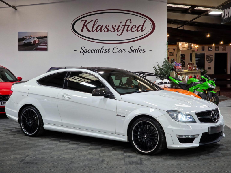 2013 Mercedes-Benz C Class 6.3 C63 V8 Amg Edition 125 Spds Mct Euro 5 2dr in White — image 1