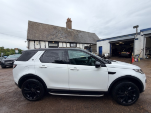 2018 Land Rover Discovery Sport Td4 Hse Black in White — image 3