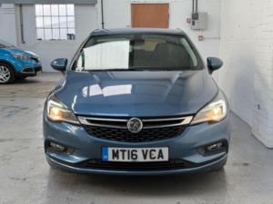 2016 Vauxhall Astra 1.4i Turbo Elite Nav Euro 6 5dr in Blue — image 2