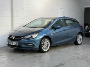 2016 Vauxhall Astra 1.4i Turbo Elite Nav Euro 6 5dr in Blue — image 4