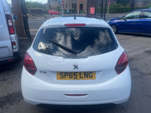 2015 Peugeot 208 1.2 Puretech Allure Hatchback 3dr Petrol Manual Euro 6 (82 Ps) in White — image 5