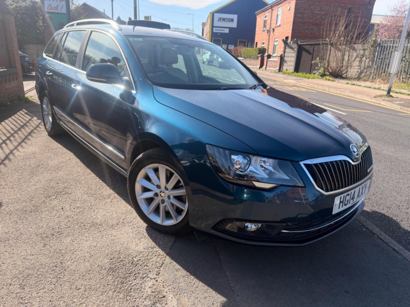 2014 Skoda Superb 1.6 Tdi Elegance Greenline Iii Euro 5 (s/s) 5dr in Blue — image 1