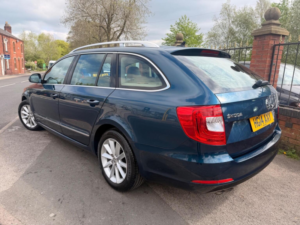 2014 Skoda Superb 1.6 Tdi Elegance Greenline Iii Euro 5 (s/s) 5dr in Blue — image 5