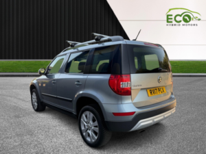 2017 Skoda Yeti 1.2 Tsi Se L Drive in Grey — image 6