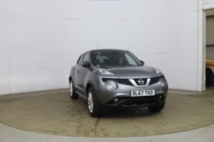 2017 Nissan Juke 1.6 N-Connecta Xtron Euro 6 5dr in Grey — image 3