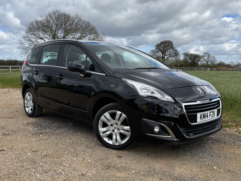 2014 Peugeot 5008 1.6 Hdi Active in Black — image 1