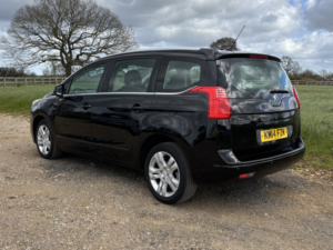 2014 Peugeot 5008 1.6 Hdi Active in Black — image 3
