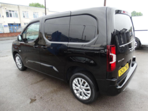 2024 Citroen Berlingo 1.5 Bluehdi 1000 Driver Edition M Swb Euro 6 (s/s) 5dr in Black — image 6